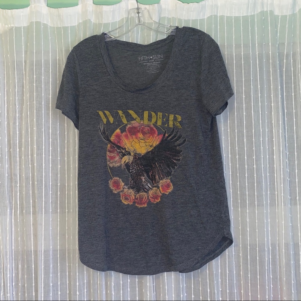 Super cute graphic tee🦅